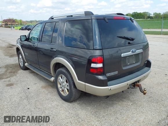 ✅ 2006 Ford Explorer Eddie Bauer • VIN: 1FMEU74EX6UA04305 • Lot: 42122372. Listed on IAAI with 174,606 mi. Free auction sales archive from the USA and detailed vehicle history report at DreamBid. Image 3.