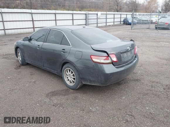 ✅ 2011 Toyota Camry LE • VIN: 4T1BF3EK5BU185964 • Lot: 43706805. Wystawiony na IAAI z przebiegiem 159 559 mil. Bezpłatny archiwum sprzedaży aukcyjnych z USA i szczegółowy raport historii pojazdu na DreamBid. Zdjęcie 3.