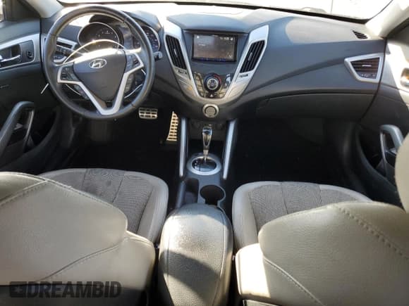 ✅ 2012 Hyundai Veloster w/Red Int • VIN: KMHTC6AD1CU055896 • Lot: 83806034. Wystawiony na Copart z przebiegiem 106 002 mil. Bezpłatny archiwum sprzedaży aukcyjnych z USA i szczegółowy raport historii pojazdu na DreamBid. Zdjęcie 8.