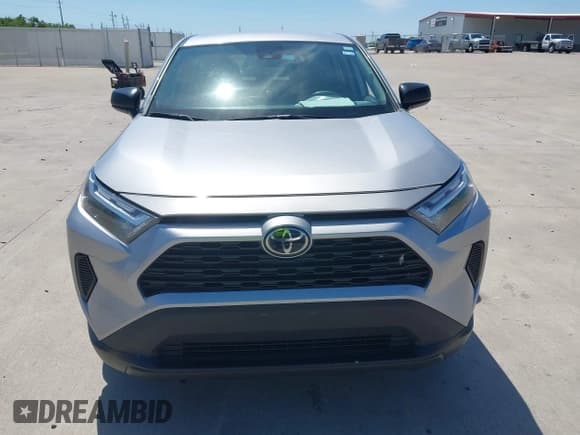 ✅ 2023 Toyota RAV4 LE • VIN: 2T3H1RFV4PC236424 • Lot: 42248687. Wystawiony na IAAI z przebiegiem 24 311 mil. Bezpłatny archiwum sprzedaży aukcyjnych z USA i szczegółowy raport historii pojazdu na DreamBid. Zdjęcie 12.