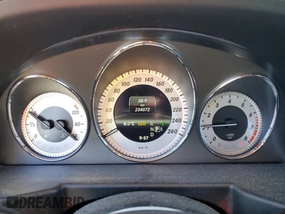 ✅ 2013 Mercedes-Benz GLK 350 • VIN: WDCGG8JB0DG044774 • Lot: 91305645. Wystawiony na Copart z przebiegiem 234 072 mil. Bezpłatny archiwum sprzedaży aukcyjnych z USA i szczegółowy raport historii pojazdu na DreamBid. Zdjęcie 9.