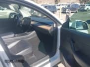 ✅ 2020 Tesla Model Y Long Range • VIN: 5YJYGDEE8LF015281 • Лот: 43541485. Опубликован ранее на IAAI с пробегом 117 220 миль. Бесплатный доступ к архиву аукционных продаж из США и подробный отчёт об истории автомобиля на DreamBid. Изображение 5.