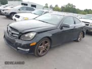 ✅ 2015 Mercedes-Benz C 250 • VIN: WDDGJ4HB6FG366995 • Lot: 42966762. Wystawiony na IAAI z przebiegiem 161 065 mil. Bezpłatny archiwum sprzedaży aukcyjnych z USA i szczegółowy raport historii pojazdu na DreamBid. Zdjęcie 2.