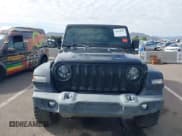 ✅ 2021 Jeep Wrangler Unlimited Freedom • VIN: 1C4HJXDN7MW505566 • Lot: 43094659. Wystawiony na IAAI z przebiegiem 55 797 mil. Bezpłatny archiwum sprzedaży aukcyjnych z USA i szczegółowy raport historii pojazdu na DreamBid. Zdjęcie 6.