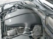 ✅ 2008 BMW 5 Series M5 • VIN: WBSNB93518CX08742 • Lot: 43300781. Wystawiony na IAAI z przebiegiem 118 017 mil. Bezpłatny archiwum sprzedaży aukcyjnych z USA i szczegółowy raport historii pojazdu na DreamBid. Zdjęcie 19.