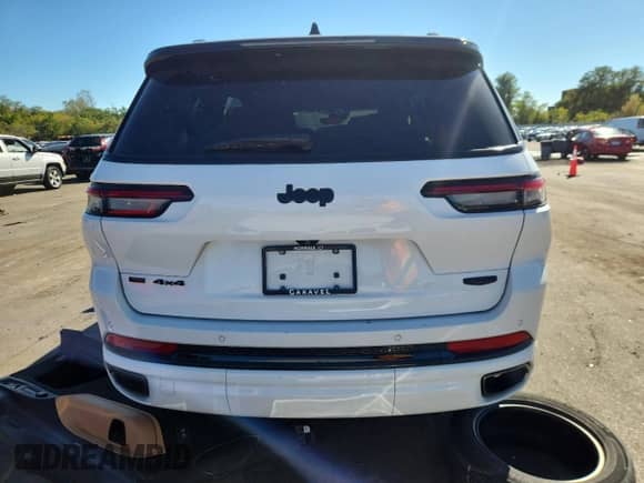 ✅ 2023 Jeep Grand Cherokee Summit • VIN: 1C4RJKEG6P8771614 • Lot: 85094655. Listed on Copart with 16,172 mi. Free auction sales archive from the USA and detailed vehicle history report at DreamBid. Image 6.