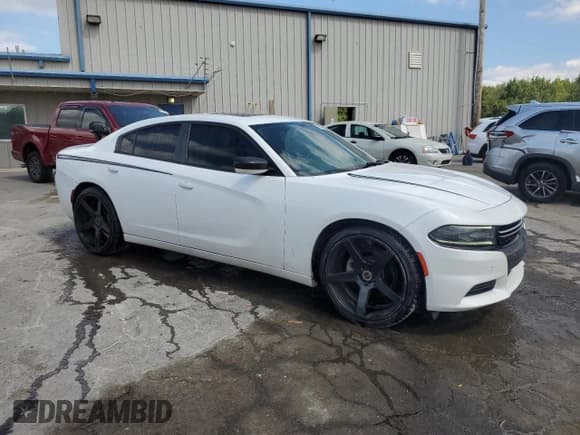 ✅ 2016 Dodge Charger SE • VIN: 2C3CDXBG6GH242130 • Lot: 70006235. Wystawiony na Copart z przebiegiem 159 225 mil. Bezpłatny archiwum sprzedaży aukcyjnych z USA i szczegółowy raport historii pojazdu na DreamBid. Zdjęcie 4.