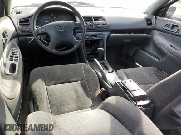 ✅ 1997 Honda Accord EX • VIN: 1HGCE189XVA001750 • Lot: 45705855. Listed on Copart with 236,835 mi. Free auction sales archive from the USA and detailed vehicle history report at DreamBid. Image 8.