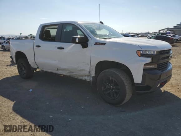 ✅ 2022 Chevrolet Silverado 1500 LT Trail Boss • VIN: 1GCPYFED1NZ200359 • Lot: 80747425. Wystawiony na Copart z przebiegiem 50 119 mil. Bezpłatny archiwum sprzedaży aukcyjnych z USA i szczegółowy raport historii pojazdu na DreamBid. Zdjęcie 4.
