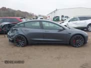 ✅ 2022 Tesla Model 3 Performance • VIN: 5YJ3E1EC2NF259010 • Lot: 43705331. Wystawiony na IAAI z przebiegiem 57 250 mil. Bezpłatny archiwum sprzedaży aukcyjnych z USA i szczegółowy raport historii pojazdu na DreamBid. Zdjęcie 12.