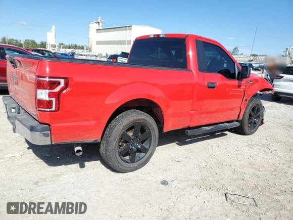 ✅ 2018 Ford F-150 XL • VIN: 1FTMF1CP9JFA95106 • Lot: 82300495. Wystawiony na Copart z przebiegiem 64 252 mil. Bezpłatny archiwum sprzedaży aukcyjnych z USA i szczegółowy raport historii pojazdu na DreamBid. Zdjęcie 3.