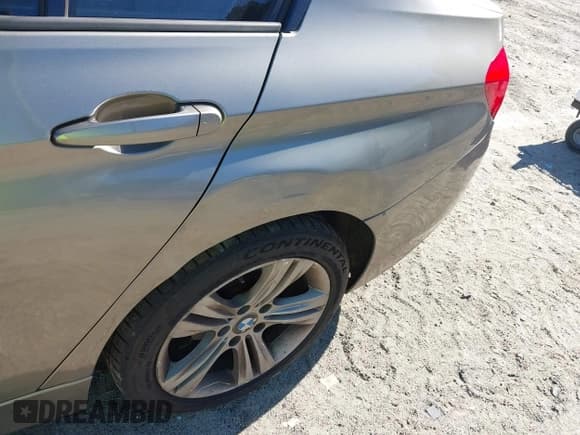 ✅ 2016 BMW 3 Series 328i • VIN: WBA8E9G57GNT86159 • Lot: 43480531. Wystawiony na IAAI z przebiegiem 116 120 mil. Bezpłatny archiwum sprzedaży aukcyjnych z USA i szczegółowy raport historii pojazdu na DreamBid. Zdjęcie 18.