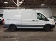 ✅ 2015 Ford Transit Cargo • VIN: 1FTNR2CM5FKA76350 • Lot: 43884228. Wystawiony na IAAI z przebiegiem 78 704 mil. Bezpłatny archiwum sprzedaży aukcyjnych z USA i szczegółowy raport historii pojazdu na DreamBid. Zdjęcie 13.