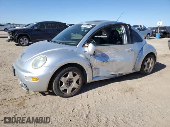✅ 2001 Volkswagen Beetle GLS • VIN: 3VWCD21C61M410996 • Lot: 84971874. Listed on Copart with 113,054 mi. Free auction sales archive from the USA and detailed vehicle history report at DreamBid. Image 1.
