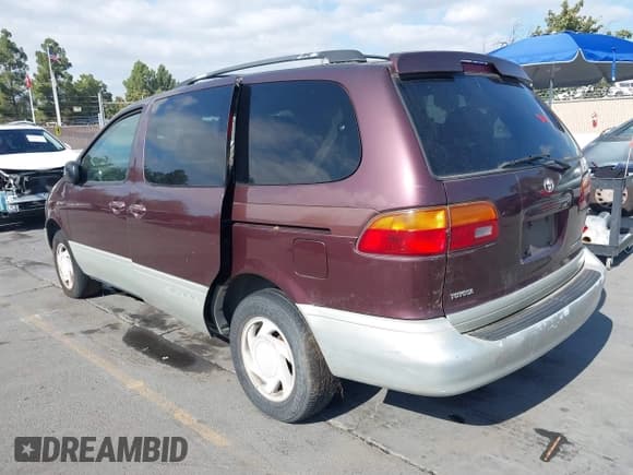 ✅ 1999 Toyota Sienna LE • VIN: 4T3ZF13C8XU096466 • Lot: 43407654. Wystawiony na IAAI z przebiegiem Nie podano. Bezpłatny archiwum sprzedaży aukcyjnych z USA i szczegółowy raport historii pojazdu na DreamBid. Zdjęcie 3.