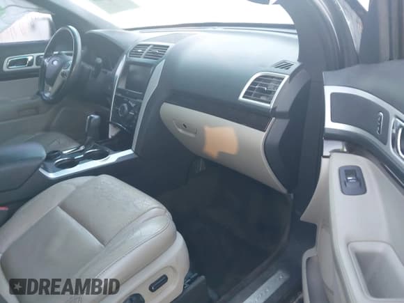 ✅ 2015 Ford Explorer Limited • VIN: 1FM5K7F84FGC26365 • Lot: 43528889. Wystawiony na IAAI z przebiegiem 220 477 mil. Bezpłatny archiwum sprzedaży aukcyjnych z USA i szczegółowy raport historii pojazdu na DreamBid. Zdjęcie 5.