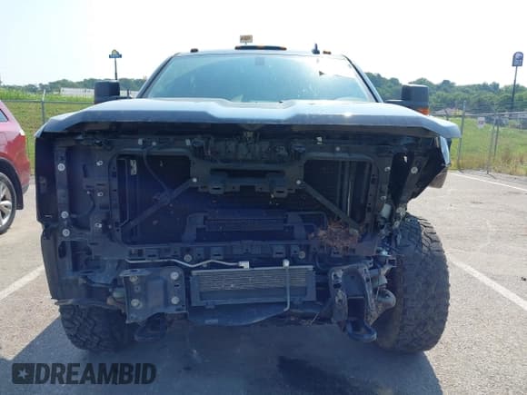 ✅ 2019 Chevrolet Silverado 2500HD LT • VIN: 1GC1KSEG0KF198997 • Lot: 42929829. Listed on IAAI with 40,917 mi. Free auction sales archive from the USA and detailed vehicle history report at DreamBid. Image 13.