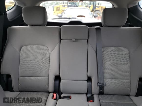 ✅ 2018 Hyundai Santa Fe 2.4L • VIN: 5NMZTDLB8JH073198 • Лот: 57329813. Опубликован ранее на Copart с пробегом 72 018 миль. Бесплатный доступ к архиву аукционных продаж из США и подробный отчёт об истории автомобиля на DreamBid. Изображение 10.