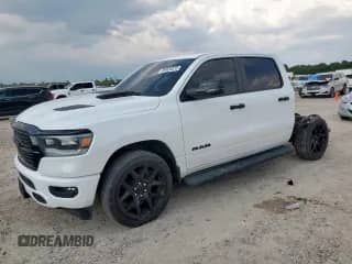 2023 Ram 1500 Laramie z VIN 1C6SRFJT1PN563119, wystawiony jako Copart lot #69924575 z przebiegiem 50 893 mil mil oraz Szkoda całkowita • Salvage title. Historia ofert i sprzedaży dostępna na DreamBid. Obrazek 1.