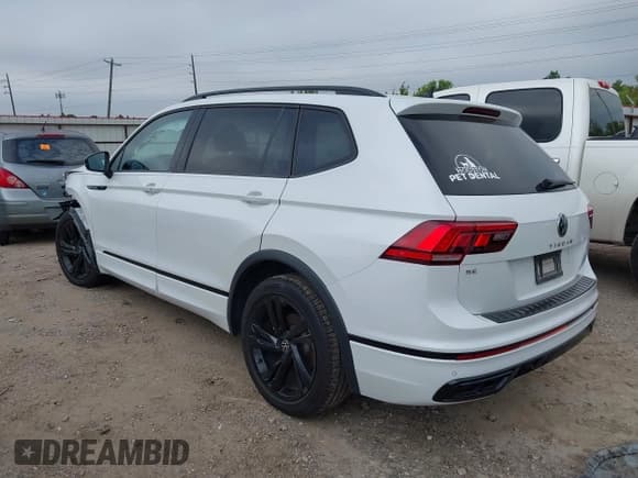 ✅ 2023 Volkswagen Tiguan SE R-Line Black • VIN: 3VVCB7AXXPM014458 • Lot: 43084168. Wystawiony na IAAI z przebiegiem 26 374 mil. Bezpłatny archiwum sprzedaży aukcyjnych z USA i szczegółowy raport historii pojazdu na DreamBid. Zdjęcie 3.