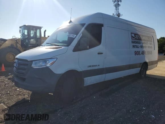 ✅ 2019 Mercedes-Benz Sprinter Cargo • VIN: W1Y5EDHYXKT018740 • Lot: 68051164. Wystawiony na Copart z przebiegiem Nie podano. Bezpłatny archiwum sprzedaży aukcyjnych z USA i szczegółowy raport historii pojazdu na DreamBid. Zdjęcie 1.
