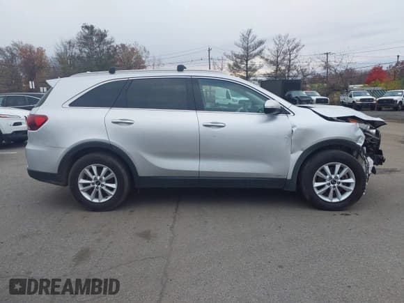 ✅ 2019 Kia Sorento LX • VIN: 5XYPGDA34KG595250 • Лот: 43700319. Опубликован ранее на IAAI с пробегом 116 027 миль. Бесплатный доступ к архиву аукционных продаж из США и подробный отчёт об истории автомобиля на DreamBid. Изображение 13.