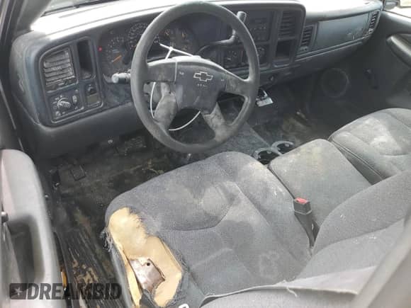 2006 Chevrolet Silverado 1500 Work Truck z VIN 3GCEC14X76G156129, wystawiony jako Copart lot #66640015 z przebiegiem 232 041 mil mil oraz Czysty tytuł • Clean title. Historia ofert i sprzedaży dostępna na DreamBid. Obrazek 8.