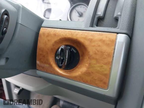 ✅ 2010 Chrysler Town & Country Limited • VIN: 2A4RR7DX7AR366259 • Lot: 42310955. Wystawiony na IAAI z przebiegiem 133 213 mil. Bezpłatny archiwum sprzedaży aukcyjnych z USA i szczegółowy raport historii pojazdu na DreamBid. Zdjęcie 11.