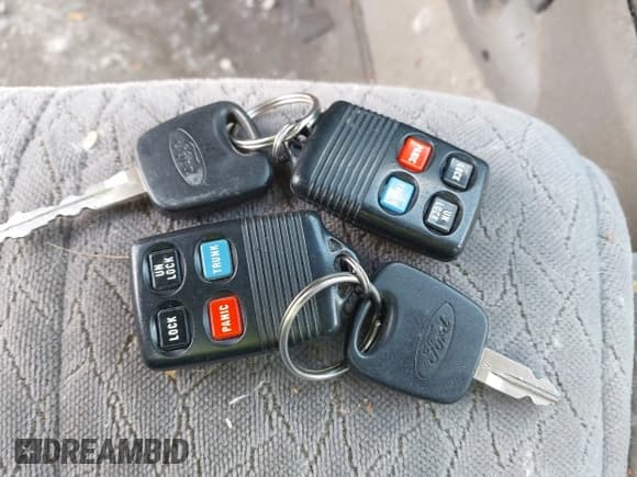 ✅ 2000 Ford Contour SE Fleet • VIN: 1FAFP66L8YK131192 • Lot: 42934038. Wystawiony na IAAI z przebiegiem 85 246 mil. Bezpłatny archiwum sprzedaży aukcyjnych z USA i szczegółowy raport historii pojazdu na DreamBid. Zdjęcie 11.