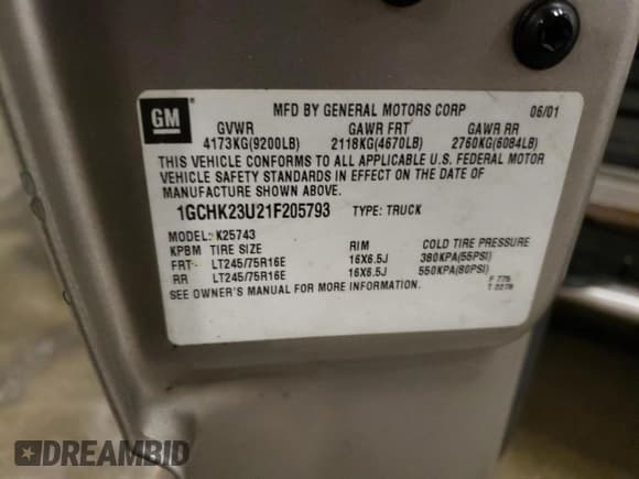✅ 2001 Chevrolet Silverado 2500HD LS • VIN: 1GCHK23U21F205793 • Lot: 44236885. Wystawiony na Copart z przebiegiem 204 555 mil. Bezpłatny archiwum sprzedaży aukcyjnych z USA i szczegółowy raport historii pojazdu na DreamBid. Zdjęcie 12.