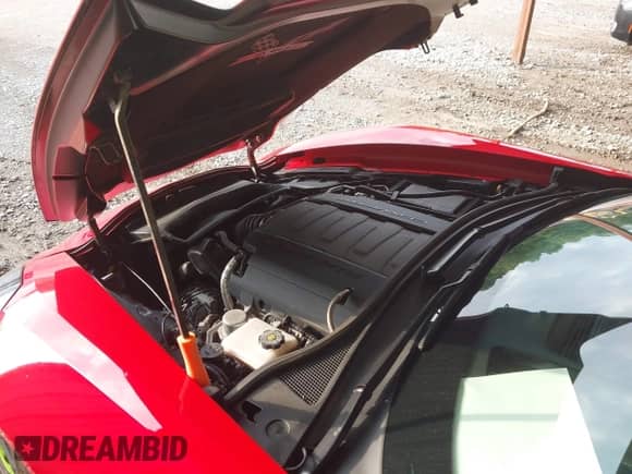 2014 Chevrolet Corvette Z51 3LT z VIN 1G1YM3D76E5135289, wystawiony jako IAAI lot #42313816 z przebiegiem Nie podano mil oraz . Historia ofert i sprzedaży dostępna na DreamBid. Obrazek 10.