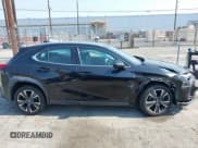 ✅ 2019 Lexus UX 200 • VIN: JTHY3JBH2K2012949 • Lot: 42732371. Wystawiony na IAAI z przebiegiem 94 391 mil. Bezpłatny archiwum sprzedaży aukcyjnych z USA i szczegółowy raport historii pojazdu na DreamBid. Zdjęcie 14.