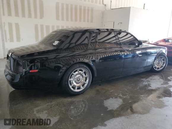 ✅ 2004 Rolls-Royce Phantom • VIN: SCA1S68494UX07032 • Lot: 75199464. Wystawiony na Copart z przebiegiem Nie podano. Bezpłatny archiwum sprzedaży aukcyjnych z USA i szczegółowy raport historii pojazdu na DreamBid. Zdjęcie 3.