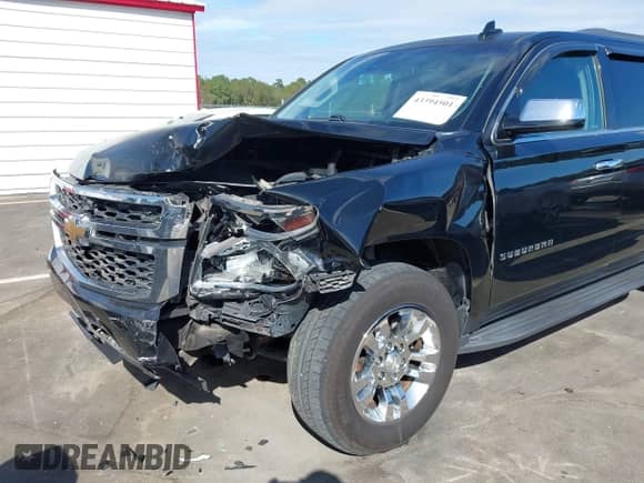 2018 Chevrolet Suburban LT z VIN 1GNSKHKC3JR146681, wystawiony jako IAAI lot #43394501 z przebiegiem 206 697 mil mil oraz . Historia ofert i sprzedaży dostępna na DreamBid. Obrazek 6.