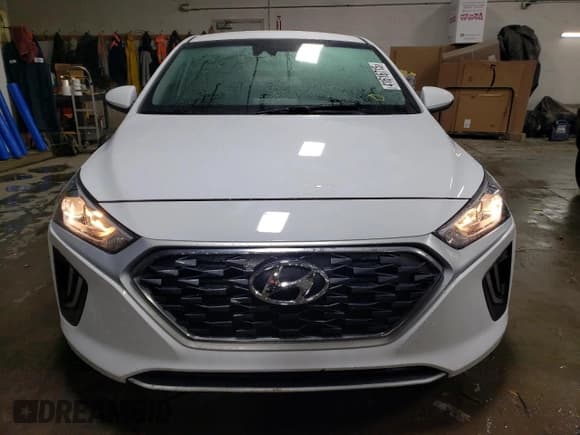 ✅ 2020 Hyundai Ioniq SE • VIN: KMHC75LC0LU233798 • Lot: 41616715. Wystawiony na Copart z przebiegiem 28 869 mil. Bezpłatny archiwum sprzedaży aukcyjnych z USA i szczegółowy raport historii pojazdu na DreamBid. Zdjęcie 5.