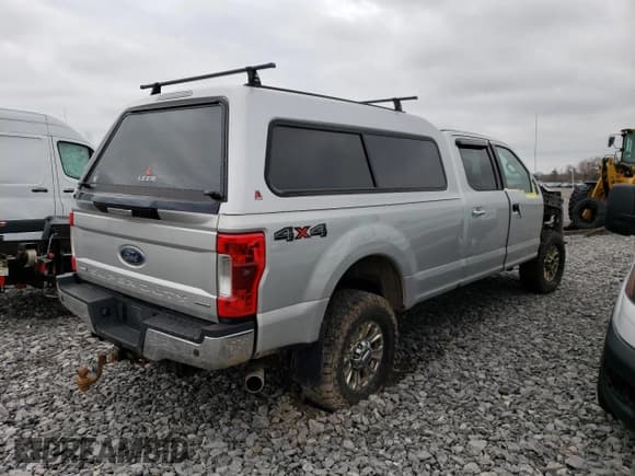 ✅ 2017 Ford F-350 Platinum • VIN: 1FT8W3B63HEE93093 • Lot: 46731053. Wystawiony na Copart z przebiegiem Nie podano. Bezpłatny archiwum sprzedaży aukcyjnych z USA i szczegółowy raport historii pojazdu na DreamBid. Zdjęcie 3.