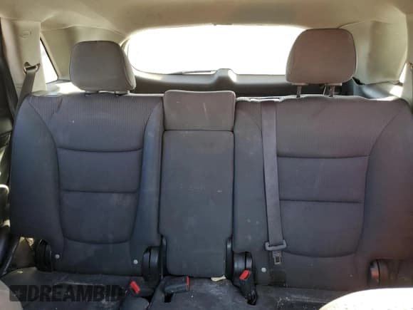 ✅ 2011 Kia Sorento LX • VIN: 5XYKTCA12BG002497 • Lot: 93890055. Listed on Copart with Not provided. Free auction sales archive from the USA and detailed vehicle history report at DreamBid. Image 10.