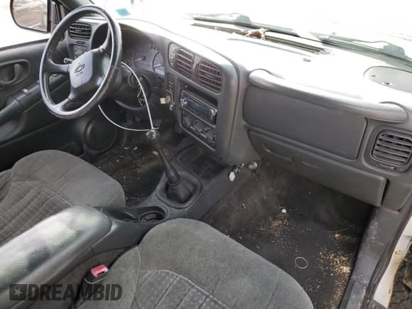 ✅ 2002 Chevrolet S-10 LS • VIN: 1GCCT19W528148246 • Лот: 45929905. Опубликован ранее на Copart с пробегом 151 017 миль. Бесплатный доступ к архиву аукционных продаж из США и подробный отчёт об истории автомобиля на DreamBid. Изображение 8.