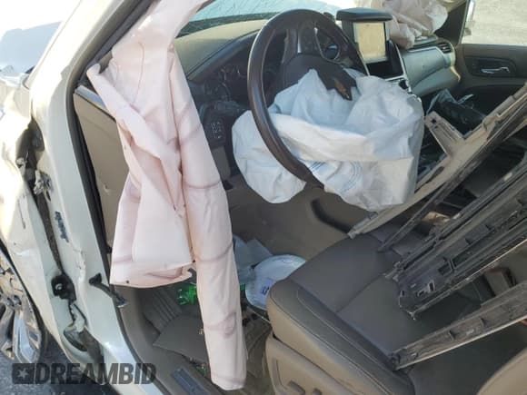 ✅ 2015 Chevrolet Tahoe LTZ • VIN: 1GNSKCKC1FR112975 • Lot: 90706295. Wystawiony na Copart z przebiegiem Nie podano. Bezpłatny archiwum sprzedaży aukcyjnych z USA i szczegółowy raport historii pojazdu na DreamBid. Zdjęcie 8.