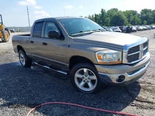2006 Dodge 1500 SLT с VIN 1D7HU18N46S573029, выставлен на аукционе IAAI как лот 42501944 с пробегом 229 092 миль миль и . История ставок и продаж доступна на DreamBid. Изображение 1.
