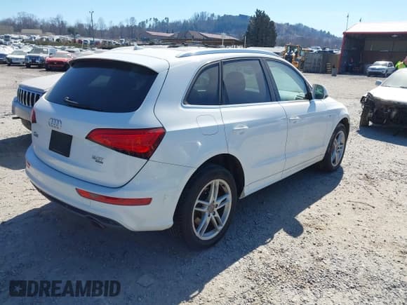 ✅ 2014 Audi Q5 Premium Plus • VIN: WA1DGAFP9EA069322 • Lot: 41667905. Listed on IAAI with 110,743 mi. Free auction sales archive from the USA and detailed vehicle history report at DreamBid. Image 4.