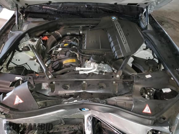 ✅ 2014 BMW 6 Series 640i • VIN: WBA6A0C5XEDZ04661 • Lot: 86338574. Wystawiony na Copart z przebiegiem 43 512 mil. Bezpłatny archiwum sprzedaży aukcyjnych z USA i szczegółowy raport historii pojazdu na DreamBid. Zdjęcie 13.