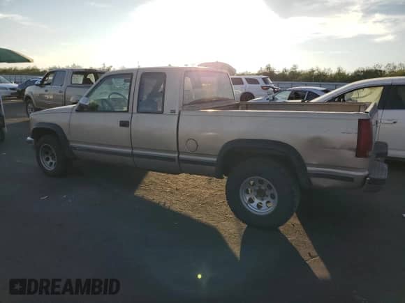 1993 Chevrolet Silverado 1500 z VIN 2GCEK19K4P1238832, wystawiony jako Copart lot #91295635 z przebiegiem 221 488 mil mil oraz Czysty tytuł • Clean title. Historia ofert i sprzedaży dostępna na DreamBid. Obrazek 2.