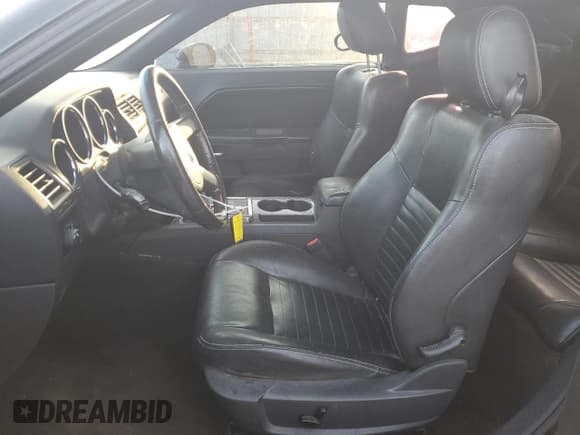 ✅ 2010 Dodge Challenger • VIN: 2B3CJ4DV6AH144240 • Lot: 45350735. Wystawiony na Copart z przebiegiem 188 668 mil. Bezpłatny archiwum sprzedaży aukcyjnych z USA i szczegółowy raport historii pojazdu na DreamBid. Zdjęcie 7.