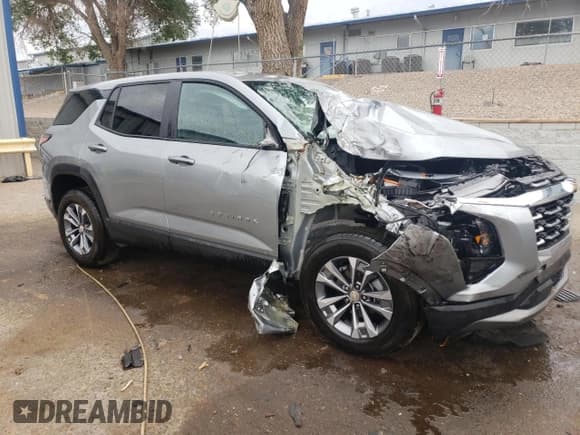 ✅ 2025 Chevrolet Equinox AWD LT • VIN: 3GNAXPEG7SL323053 • Lot: 59343535. Wystawiony na Copart z przebiegiem 3 229 mil. Bezpłatny archiwum sprzedaży aukcyjnych z USA i szczegółowy raport historii pojazdu na DreamBid. Zdjęcie 4.