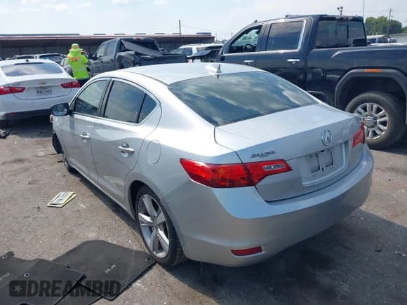 ✅ 2014 Acura ILX Technology • VIN: 19VDE1F71EE008418 • Lot: 43034746. Listed on IAAI with 147,720 mi. Free auction sales archive from the USA and detailed vehicle history report at DreamBid. Image 3.