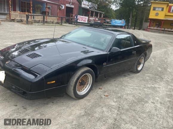 ✅ 1988 Pontiac Firebird • VIN: 1G2FW218XJL246566 • Лот: 81492835. Опубликован ранее на Copart с пробегом 181 893 миль. Бесплатный доступ к архиву аукционных продаж из США и подробный отчёт об истории автомобиля на DreamBid. Изображение 2.