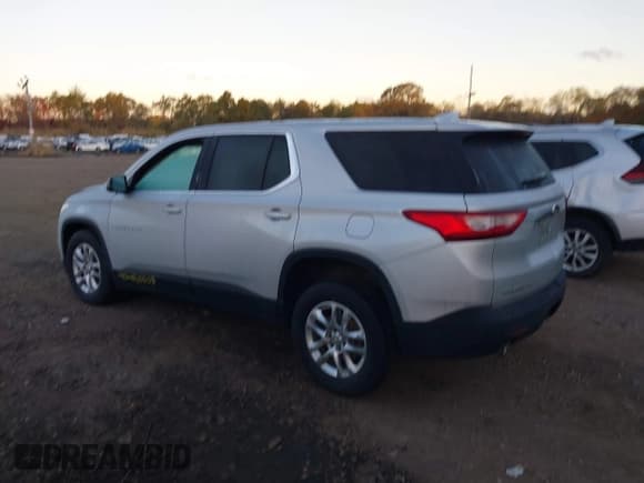 ✅ 2021 Chevrolet Traverse LS • VIN: 1GNEVFKWXMJ135294 • Lot: 43490008. Wystawiony na IAAI z przebiegiem 71 281 mil. Bezpłatny archiwum sprzedaży aukcyjnych z USA i szczegółowy raport historii pojazdu na DreamBid. Zdjęcie 14.
