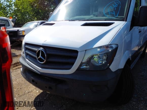 ✅ 2014 Mercedes-Benz Sprinter • VIN: WD3PE8DE0E5894025 • Lot: 42875220. Wystawiony na IAAI z przebiegiem 678 831 mil. Bezpłatny archiwum sprzedaży aukcyjnych z USA i szczegółowy raport historii pojazdu na DreamBid. Zdjęcie 12.