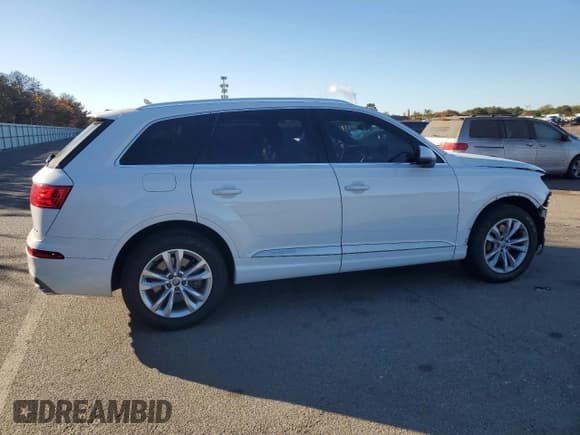 ✅ 2019 Audi Q7 Premium • VIN: WA1AHAF78KD049458 • Lot: 86178545. Wystawiony na Copart z przebiegiem 139 057 mil. Bezpłatny archiwum sprzedaży aukcyjnych z USA i szczegółowy raport historii pojazdu na DreamBid. Zdjęcie 3.
